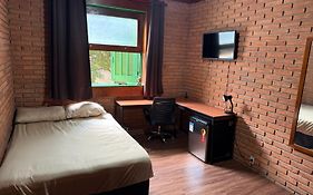 Quarto privativo completo no Centro