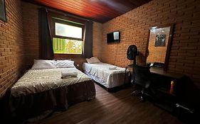 Quarto privativo completo no Centro